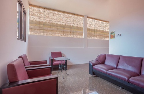 Gubeng Hotel | Reddoorz @ Kertajaya Surabaya