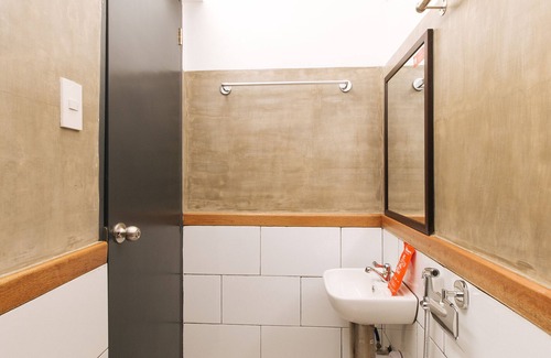 Diliman Hotel | RedDoorz near Fishermall Quezon City