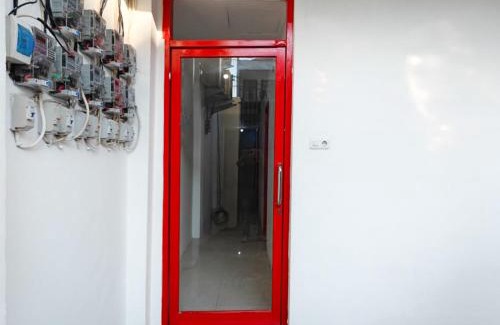Surabaya Hotel | RedDoorz near RSUD dr Soewandhie 2