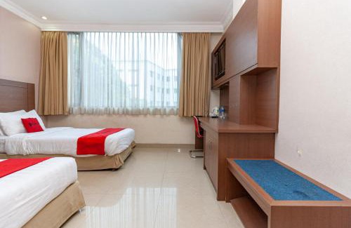 Jambi Hotel | RedDoorz Premium at Hotel Ratu Residence