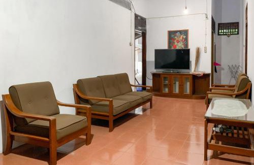 Subang Hotel | RedDoorz Syariah near Stadion Persikas Subang