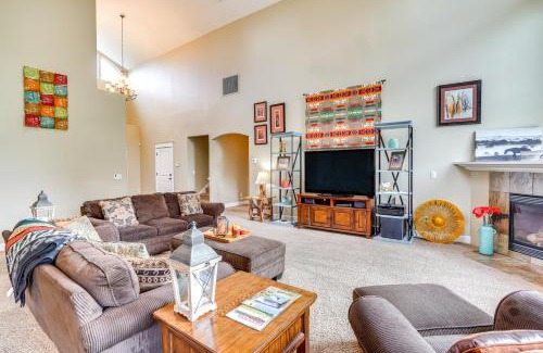 Redmond Casa | Redmond Golf Getaway - Near Smith Rock State Park!