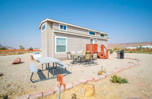 Moab South Valley Casa | Redrock Moab Tiny House w Large Loft Site 8