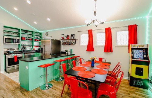 Wheat Ridge Casa | RedRocks Cozy Home HotTub PS5 PoolTable Arcade