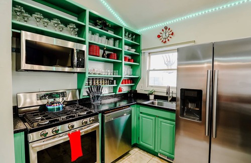 Wheat Ridge Casa | RedRocks Cozy Home HotTub PS5 PoolTable Arcade