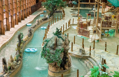 Gatlinburg Complejo | Reduced-Enjoy Christmas in 2 BR lux resort, indoor waterpark & Smoky Mtn views
