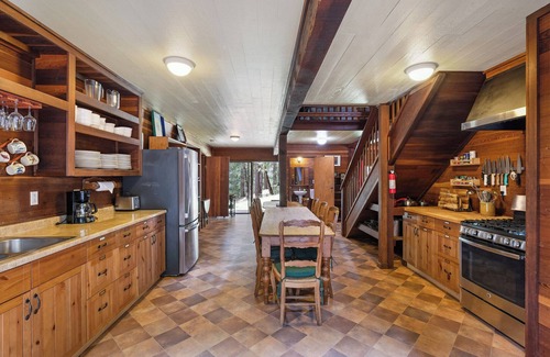 Redwood Valley Casa | Redwood Barn- 3-bedroom house at Leonard Lake Reserve