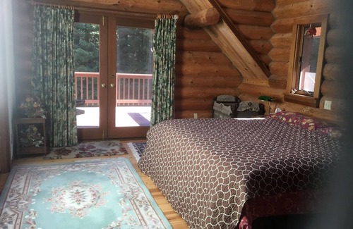 Crescent City Casa | Redwood Log Cabin