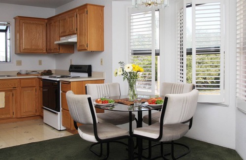 Ferndale Hotel | Redwood Suites