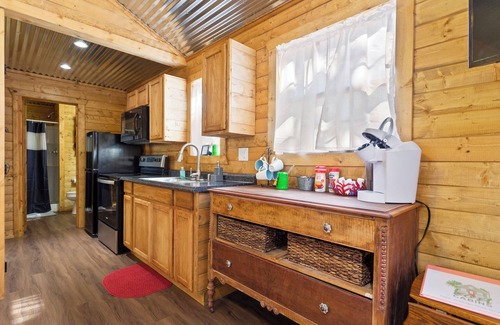 Fredericksburg Cabina | Reece's Ranch House - Cabin 1 - just outside charming Fredericksburg, TX