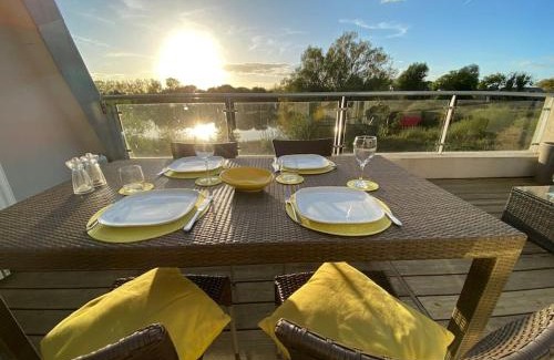Malmesbury Apartamento | Reed Warbler - HM111 - Lower Mill Estate Penthouse Apartment with Spa Access