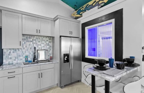 Northside Casa | Reef Break Getaway, Long-Term, King Bd, Laundry