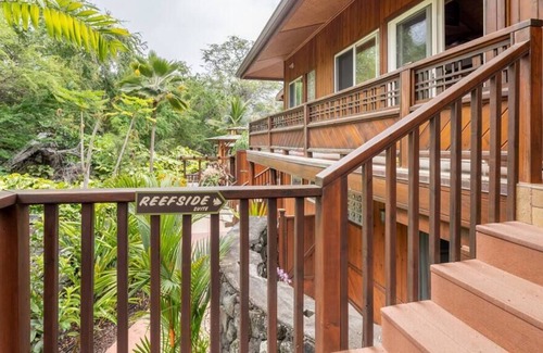 Kahaluu Bay Villa | Reefside Suite at Seaspray Ocean View