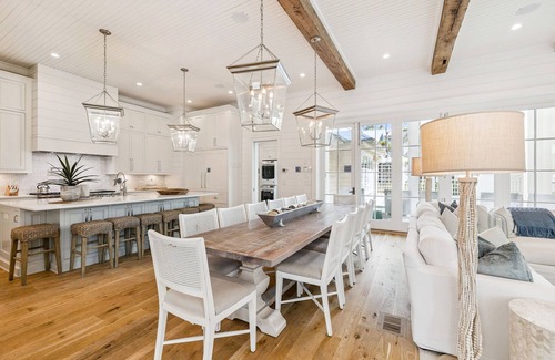 Watercolor Casa | 'Rees on Wiregrass' | Private Pool, Golf Cart, Carriage House | Lake District, WaterColor, FL