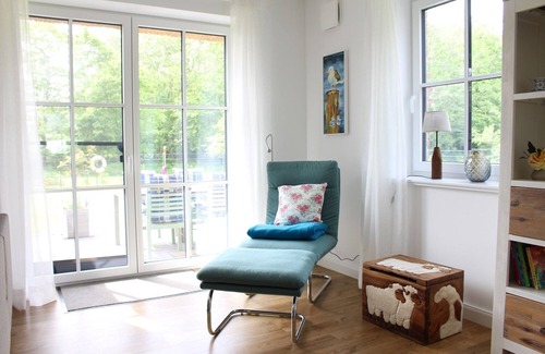 Eiderstedt Casa | Reet-ferienhaushälfte "meerliebe" in Garding für 6 Personen