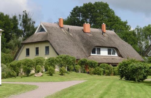 Puddemin Casa | Reetdachhaus Malve 3 im Feriendorf Puddeminer Wiek