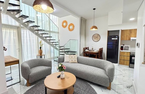 Masdar City Apartamento | Refined 2BR Escape w/ Pool & Parking - Masdar