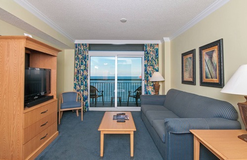 Myrtle Beach Hotel | Refreshing Beach Stay w/ Ocean Views, Near Local Dining - 4 Units w/ Balcony