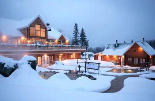Notre-Dame-Auxiliatrice-de-Buckland Casa | Refuge du Massif - Halte au cœur du village
