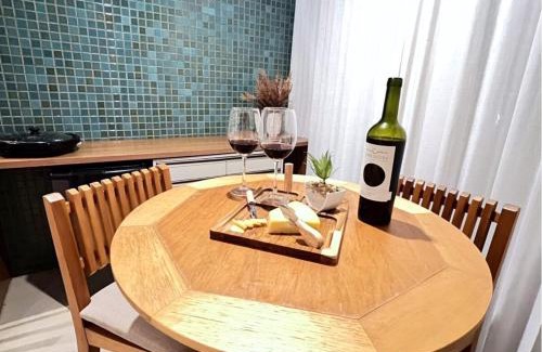 Guarapari Apartamento | RefugioBacutia- Prédio FRENTE MAR Bacutia- 6 pessoas- 3 Quartos com AR sendo 1 suite - varanda- sala de estar e jantar Ampla -Piscina e Sauna no Prédio