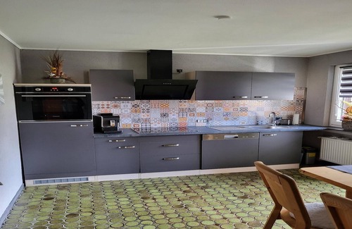 Pracht Apartamento | Apartamento regio en Pracht con jardín y parrilla