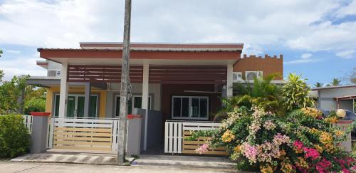 Sichon Casa | Reindeer beach house วัดเจดีย์ไอ้ไข่