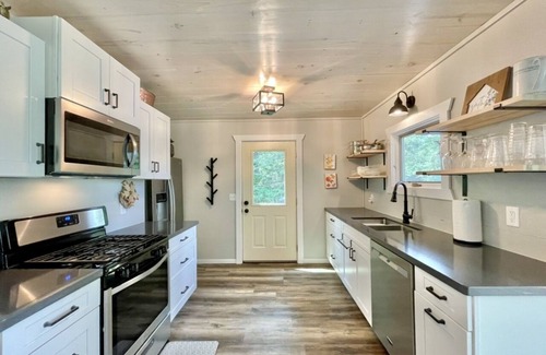 Deer River Cabina | Relax and recharge! Cabin on a tranquil bay on Deer Lake is a perfect get away!