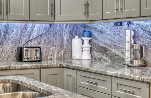 Lake Sarasota Casa | Relax and recharge Hot Tub,Tesla charger,11 sleeps