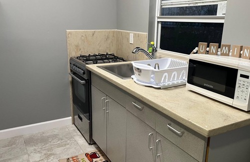 Bodden Town Apartamento | Relax and Unwind at our cozy 1-bedroom Apt, within 5 mins away from the beach