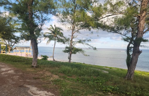 Bodden Town Apartamento | Relax and Unwind at our cozy 1-bedroom Apt, within 5 mins away from the beach