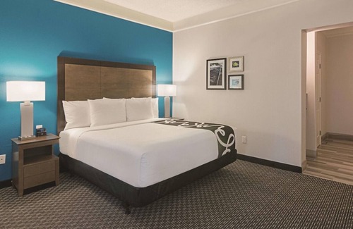 Orlando Casa | Relax and Unwind! Pet-Friendly Property, Onsite Pool, Free Breakfast