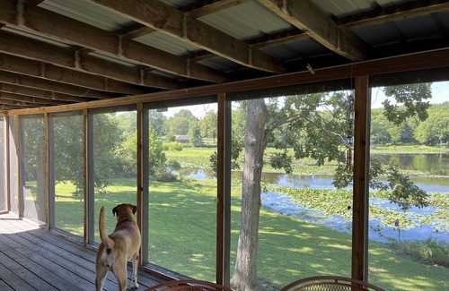 Warsaw Casa | Relax at Grandma’s house with a screened in porch overlooking a private lake!