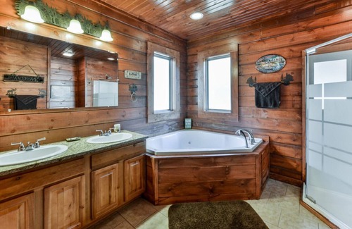 Branson Cedars Cabina | ¡Tu relajación comienza en Moose Creek!