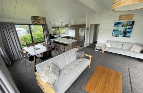 Pauanui Casa | Relax at Pauanui - Pauanui Holiday Home