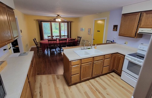 Lowell Casa | Relax at this Private, Peaceful, Dog-Friendly Ecohouse in the Woods.