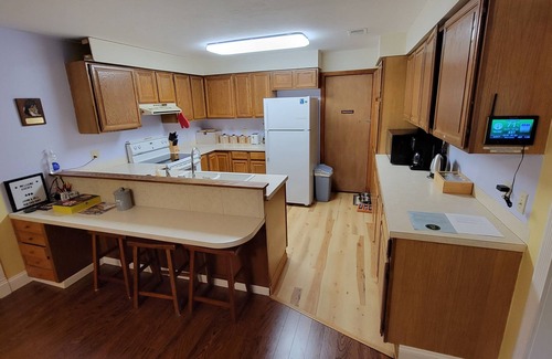 Lowell Casa | Relax at this Private, Peaceful, Dog-Friendly Ecohouse in the Woods.