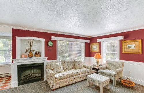 Frankfort Apartamento | Relax Fireside! Frankfort Apt Near Dtwn and Beaches