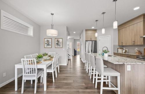 Calgary Casa | Relax in Comfort, AC, YYC, CrossIron Mills, Banff