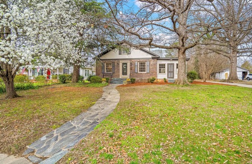 Burlington Casa | Relax in Luxury The Fogleman House in Historic Downtown Burlington