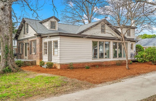 Burlington Casa | Relax in Luxury The Fogleman House in Historic Downtown Burlington