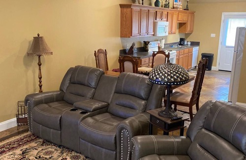 Tangipahoa Parish Casa | Relax in our beautiful New Orleans themed townhome