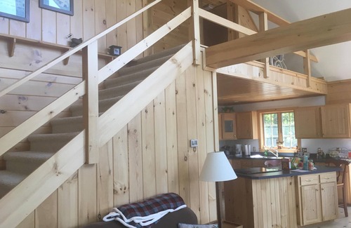 Brighton Chalet De Esquí | Relájese en paz en esta hermosa isla Pond Lakeside Chalet