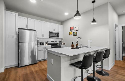 Rogers Apartamento | Relax In Style ,cozy 1br ,sectional, Gym,free "p"