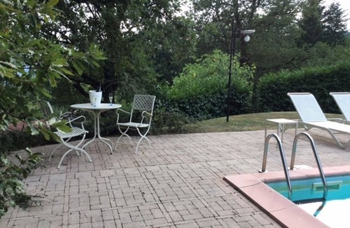 San Momme Casa | Villa en un valle verde con piscina cerca de Florencia