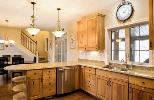 Alpine Lake Casa | Relax in this Spacious Craftsman style home at Alpine Lake with new golf cart