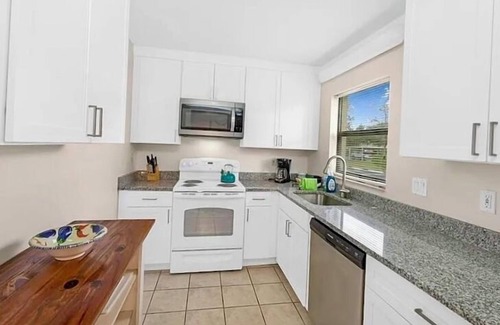 Lely Condominio | Relax in This Stylish Condo in Naples