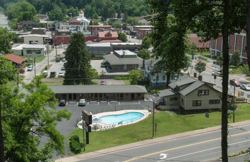 Bryson City Hotel | Relax Inn - Bryson City