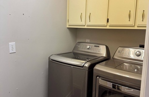 Thomas Drive Casa | Relax on Crystal Lake! 20 min to Panama City, hiking, preserves & parks.