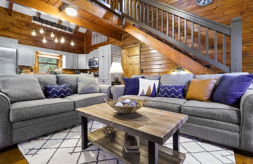 My Mountain Cabina | Relax & Play at Waterfront Mountain Cabin Retreat Private Lake~Fish~Canoe~Kayak