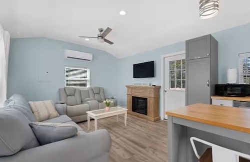 Freeport Cabaña | Relax & Recharge: Bright 1-Bedroom Cottage in Freeport